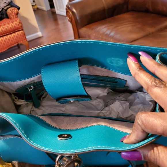 Michael Kors Handbags - MK purse